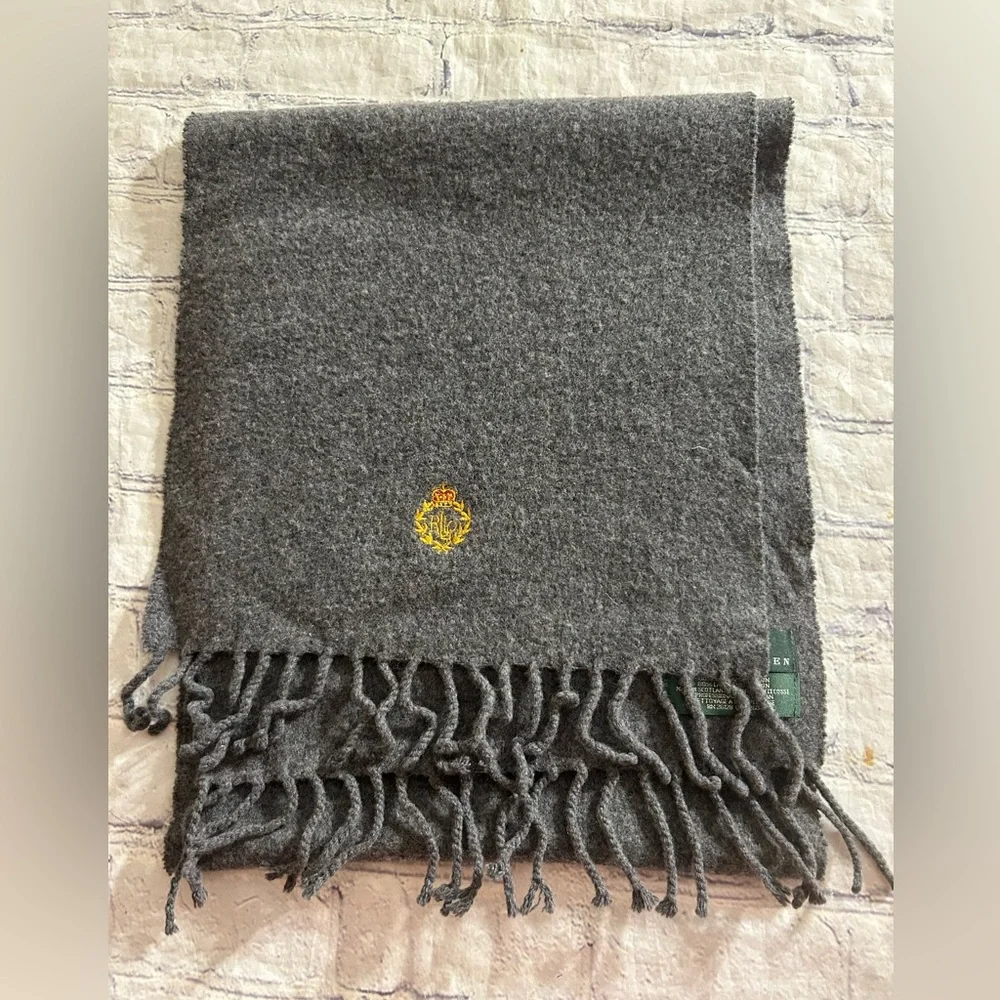 LAUREN RALPH LAUREN GREEN LABEL HEATHER GREY WOOL & NYLON OBLONG CREST SCARF O/S